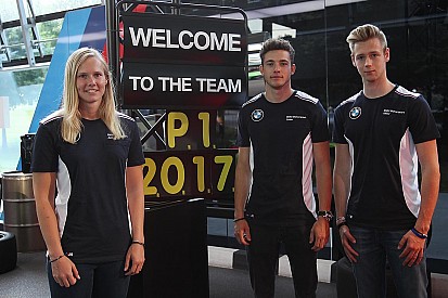 BMW holt junge Frau ins Junior-Programm