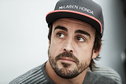 Alonso diz que novo acordo com McLaren é de longo prazo