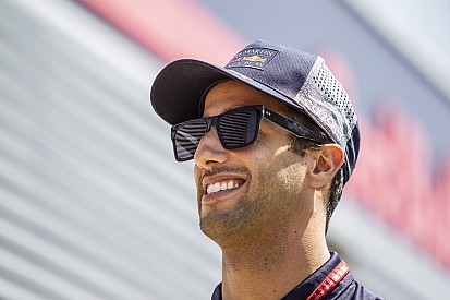 Ricciardo seguirá en Red Bull porque las alternativas "están cerradas"