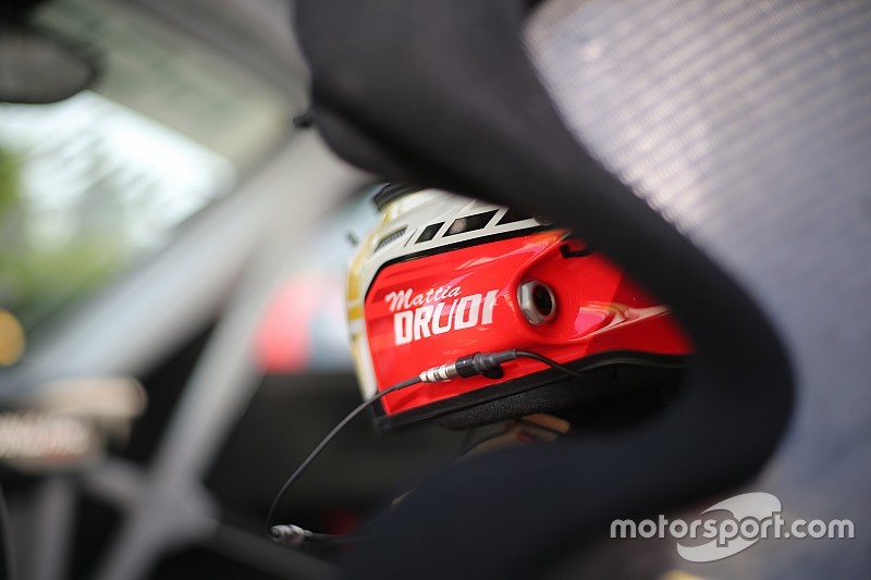 Mattia Drudi apre il weekend di Vallelunga della Carrera Cup Italia