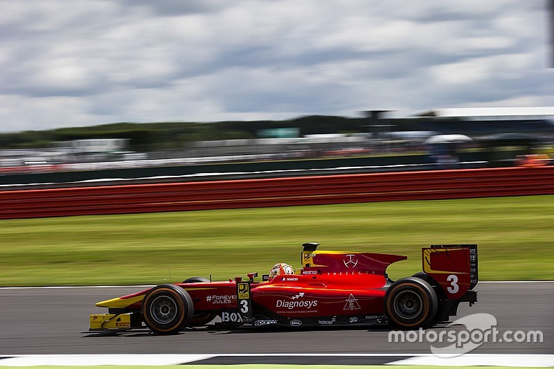 GP2 у Сільверстоуні: Нато виграв кваліфікацію під червоними прапорами