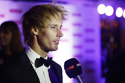 Hartley, riskli olmasına rağmen kendisini seçen Marko'ya minnettar