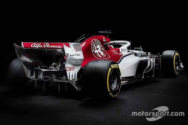 Photos - L'Alfa Romeo Sauber C37 sous toutes les coutures