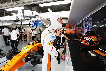 El duelo entre compañeros en clasificación: Alonso se mantiene imbatido