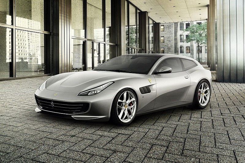 法拉利GTC4 Lusso T首发,自吸增压随意选