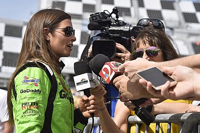 Danica deixa escapar equipe pela qual correrá Indy 500