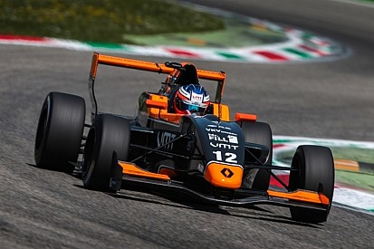 FR 2.0 Silverstone: Verschoor negende, probleemloze zege Fewtrell