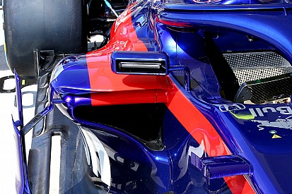 Toro Rosso copia el diseño de espejos de Ferrari