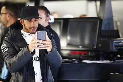 Hamilton : "Travailler avec la FIA et la FOM pour trouver une solution"