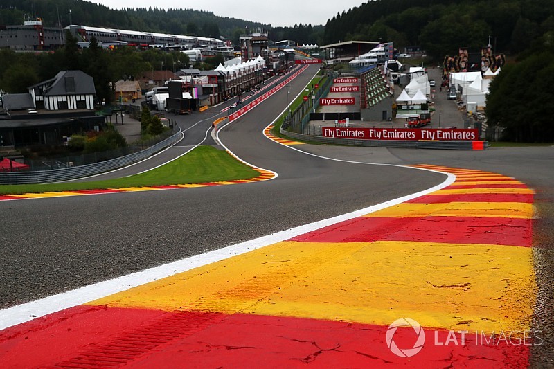 Egy egészen csodálatos felvétel a havas F1-es pályáról