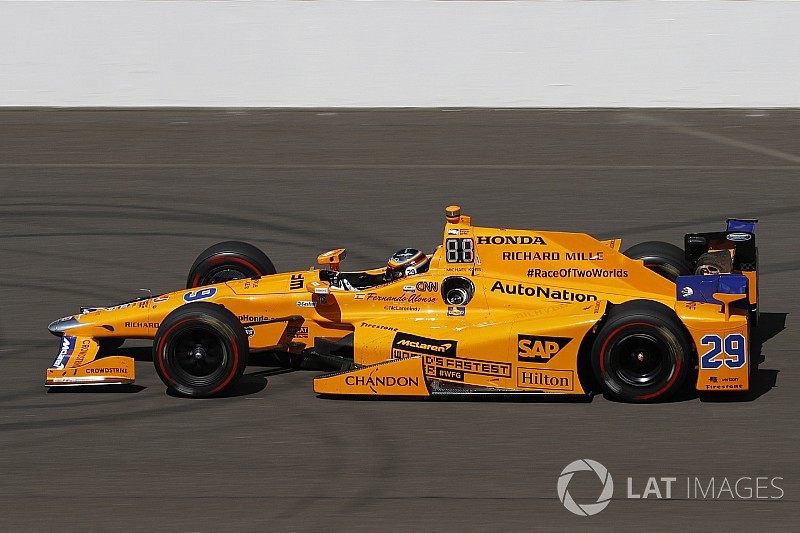 McLaren можуть пофарбувати в колір «папаї» у 2018 році