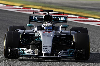 Bottas rompe la barrera del 1m20s el tercer día de test en Barcelona