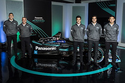 GALERIA: Veja imagens do novo carro da F-E de Nelsinho
