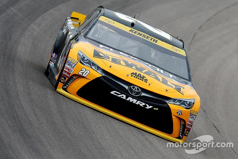 Matt Kenseth tops final Kansas practice, Kurt Busch finds trouble