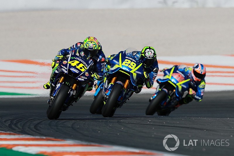 Rossi ve Vinales, Valencia'da Yamaha'nın 2016 şasisini kullanmış