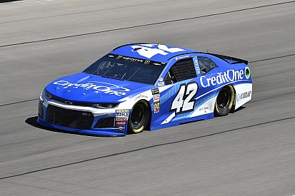 Kyle Larson leads second Cup practice at Las Vegas