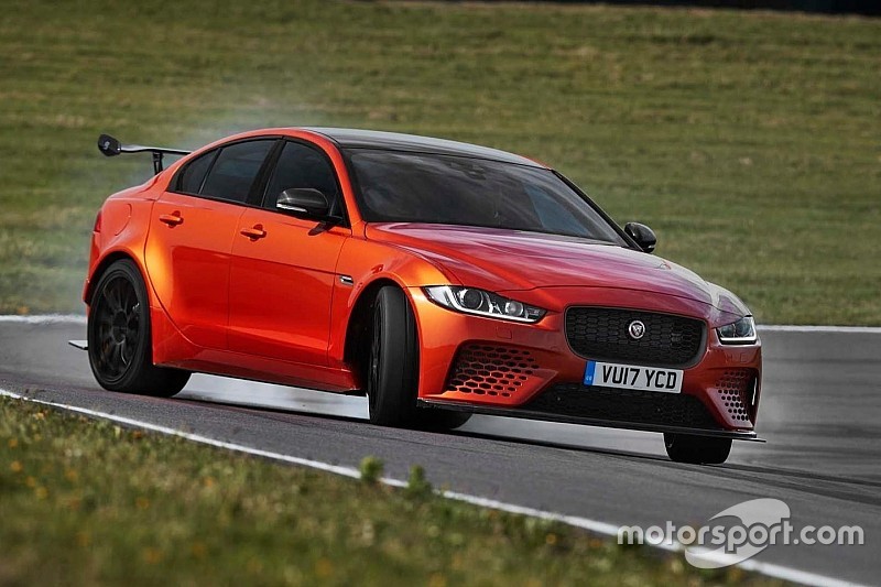 Jaguar XE SV Project 8 jadi sedan tercepat di Nurburgring