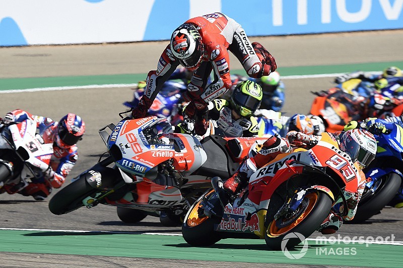 Lorenzo: “Solo espero que Márquez se disculpe y que no me lo vuelva a hacer”