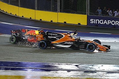 Schade aan Alonso’s motor na crash Singapore valt mee