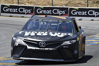 Truex supera a Allmendinger y gana la etapa 1