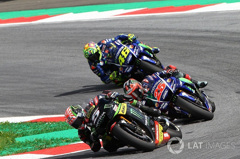 Bater Yamaha de fábrica era “desconfortável”, diz Tech 3