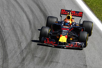 Verstappen amadureceu com 2017 difícil, diz chefe