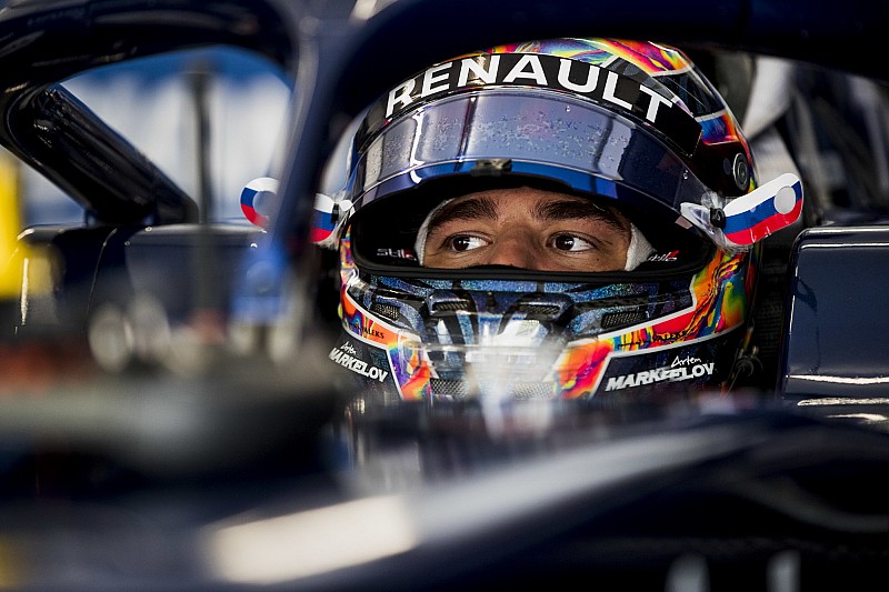 Маркелов сядет за руль Renault на тестах в Венгрии