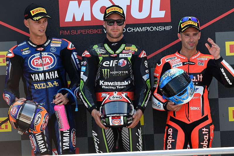 Trabajada victoria de Rea sobre van der Mark y Melandri