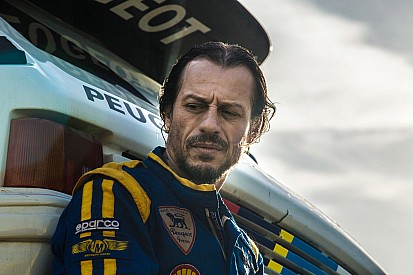 Veloce come il vento: il film con Accorsi e le corse, ma non troppo