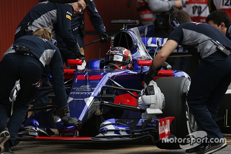 Toro Rosso компенсирует Квяту потерянное время
