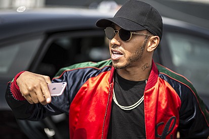 Hamilton: No doubts about new Mercedes contract