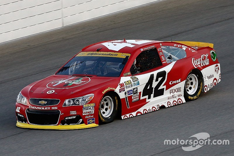 Larson tops final practice at Chicagoland
