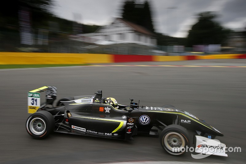 Norris gana la primera carrera de Spa y sus rivales naufragan
