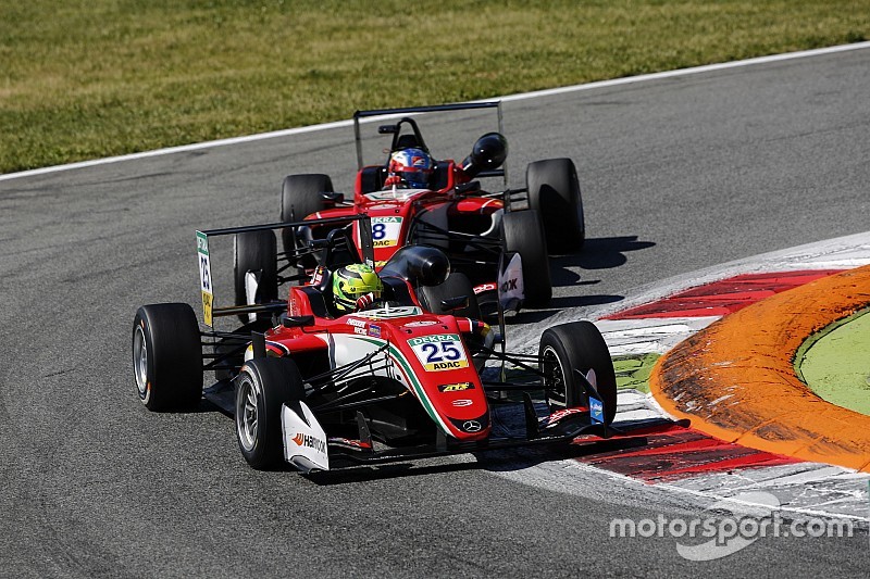 F3: Günther nyert, Mick Schumi csak 11.