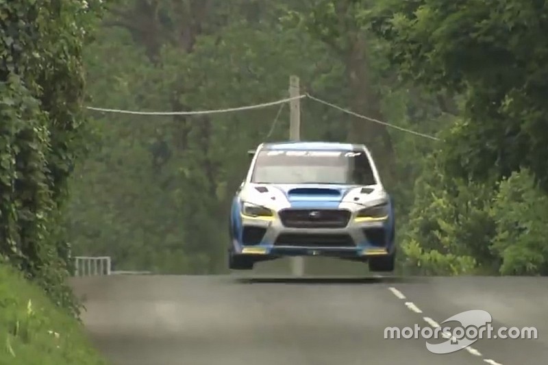 Video: Eine Runde auf der Isle of Man im Rennwagen