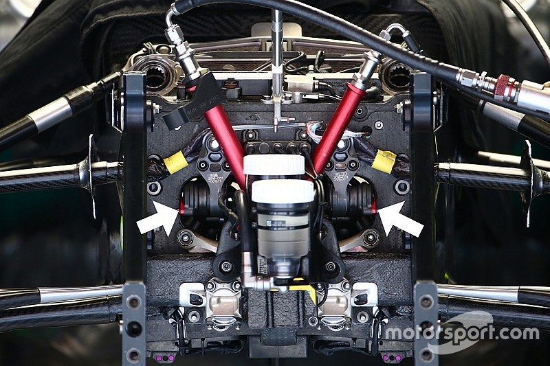 Mercedes: è idraulica anche la barra di rollio della W07 Hybrid?