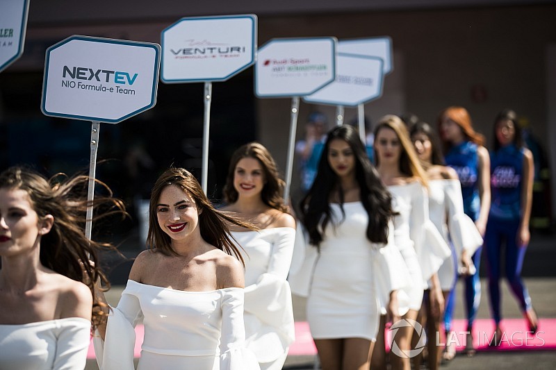La Formula E continuerà ad utilizzare le grid girls!