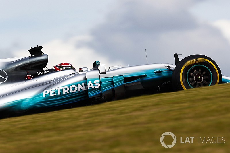 Hamilton szerint a Mercedes gyakran gyengébb a Ferrarinál és a Red Bullnál