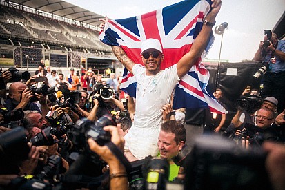 Sponsor etkinliğine katılmayan Hamilton, Instagram'a döndü