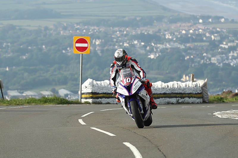 Isle of Man TT 2018: Hickman siegt mit Beinahe-Rekord