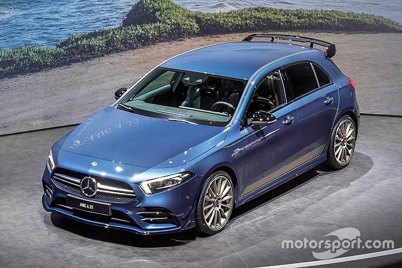 Mercedes-AMG A35 розкрив свої спортивні переваги у Парижі