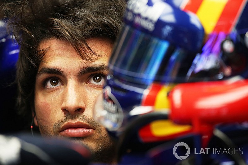 Hivatalos: Sainz idő előtt átigazol a Renault-hoz!