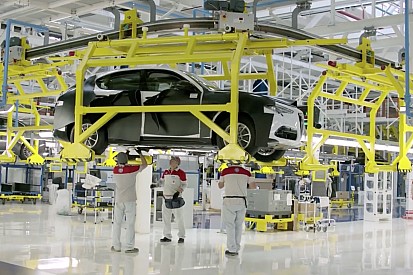Alfa Romeo Stelvio per ongeluk onthuld door Fiat