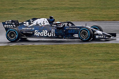 Fotogallery: l'esordio in pista della Red Bull RB14 a Silverstone
