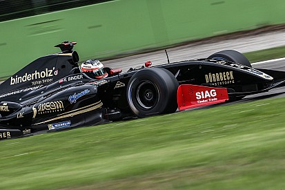 فورمولا 3.5: بايندر يفوز بالسباق الأوّل