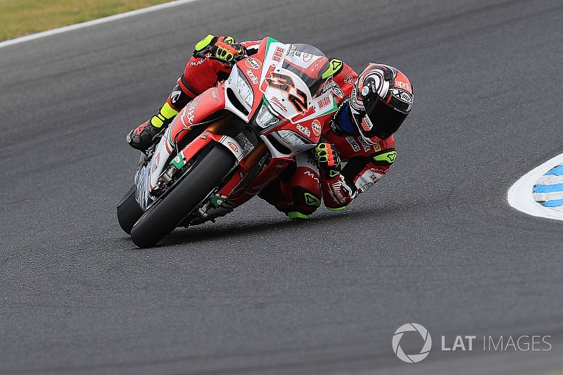 Phillip Island WSBK: Savadori sets Friday pace for Aprilia