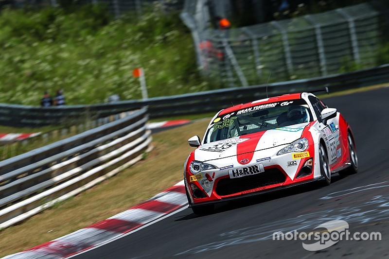 VLN: Schmidt sul podio, Toyota Swiss Racing trionfante