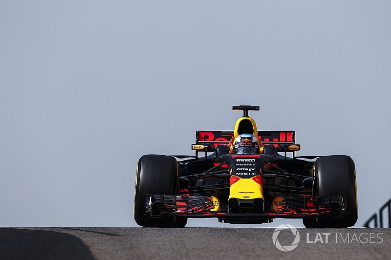 Ricciardo debe ser menos