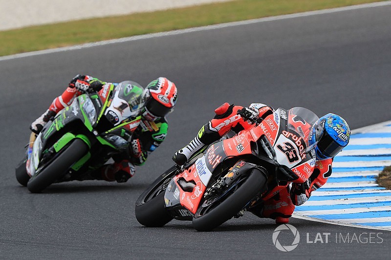 Phillip Island WSBK: Melandri beats Rea in flag-to-flag thriller