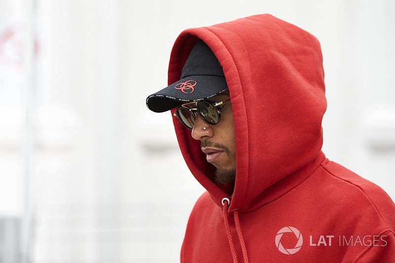 Hamilton: Ferrari'yi yenmek zor olacak